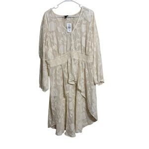 Torrid NWT Chiffon clip floral high low top pristine women’s size 2X